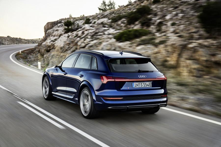  Audi e-tron S 2020 года  (WW) (фото 13 из 62)